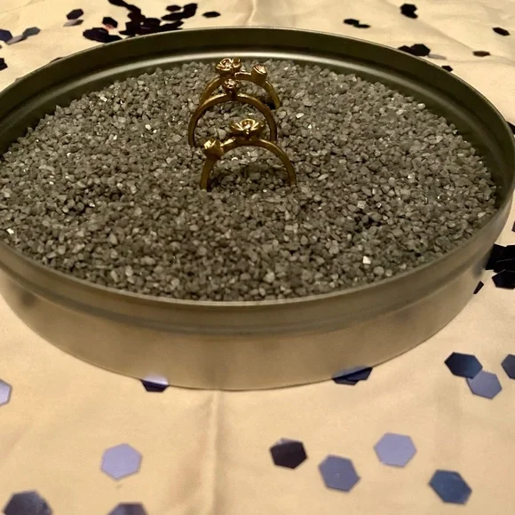 Gold Rings with Flowers - Picture 7 of 7